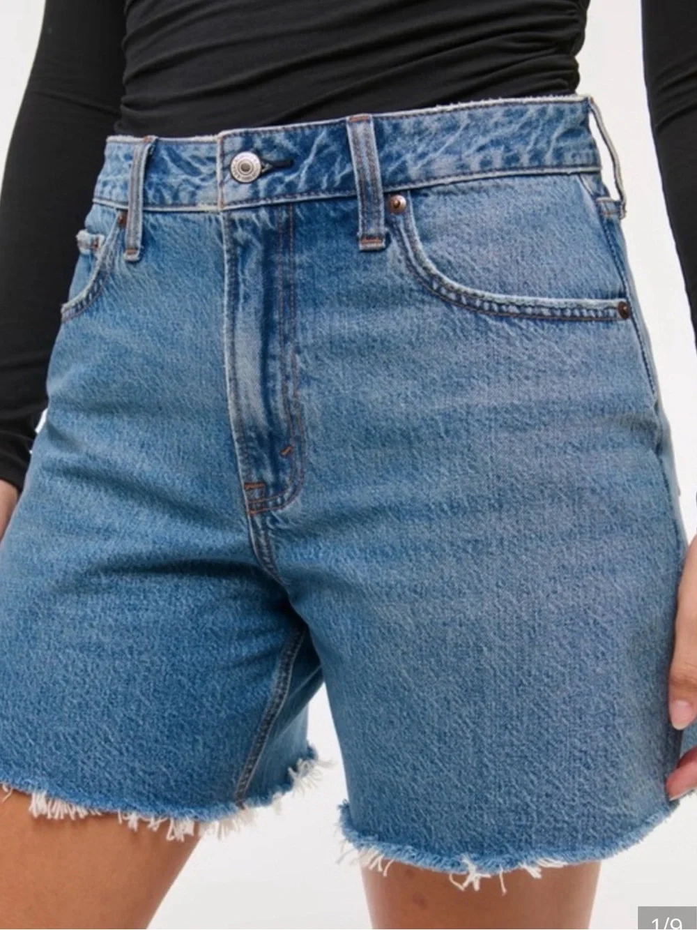 Abercrombie & Fitch CURVE LOVE Ultra High Rise 90s Straight Cut Off Shorts 25S
